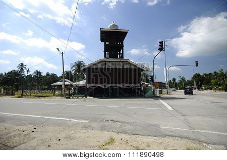Tinggi Mosque or Banjar Mosque