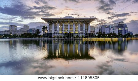 Reflection Of Masjid Tuanku Mizan Zainal Abidin