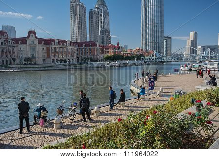 Cityscape Of People At  Jinwan Plaza (jinwan Guangchang).
