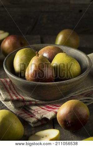Raw Green Organic Seckel Pears