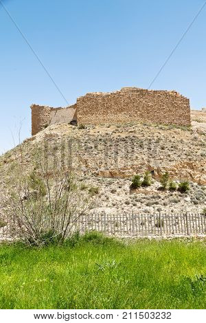 The Old Caste  And His Ruins In The Sky