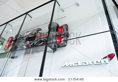 LONDON, UK - juni 19: The McLaren showroom er næsten klar til åbningen på tirsdag juni 21st til 