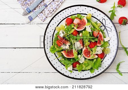 Easy Vegetarian Salad With Figs, Strawberries, Grapes, Blue Cheese 