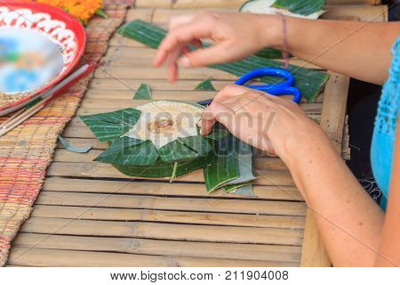make the floating basket by banana leaf / banana leave vessel