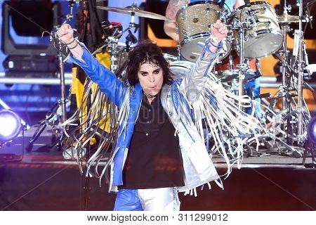 NEW YORK - JUL 12: Luke Spiller of The Struts performs on 