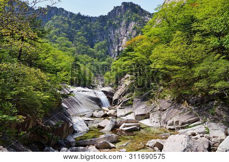 Diamond Mountains. Dprk. Mt.kumgang Trekking Route. Singye Stream Between Rocks