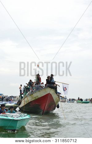 Speedboat Race