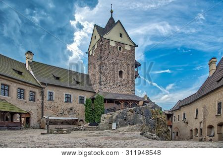 Castle Elbogen Hof Loket Elbe River Sights Architecture