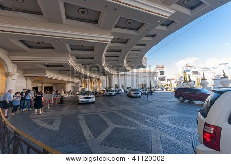 Las Vegas, Nevada - 12. dubna 2011: Caesars Palace Hotel hlavní vchod dubna 12, 2011 v Las Vega
