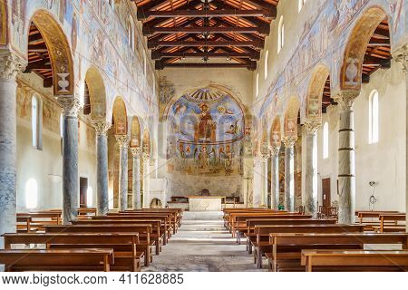 Capua, Campania, Italy, February 2021: Inside Of Benedictine Abbey Of Sant'angelo In Formis, The Wal