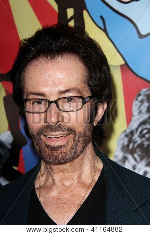 LOS ANGELES - JAN 17: George Chakiris dorazí na 