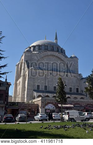 Turkey, Istanbul 14,03,2018 Mihrimah Sultan Mosque In Uskudar District. Muslims And Tourists Walk Th