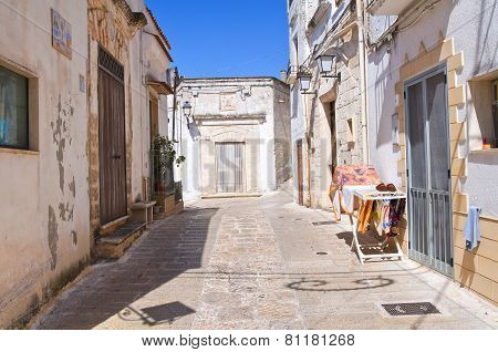 Alleyway. Laterza. Puglia. Italy.
