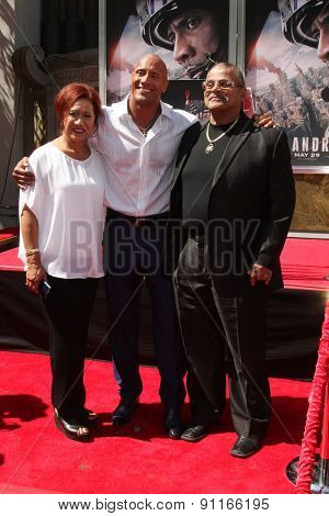 LOS ANGELES - MAY 19:  Ata Johnson, Dwayne Johnson, Rocky Johnson at the Dwayne Johnson Hand and Foot Print Ceremony at the TCL Chinese Theater on May 19, 2015 in Los Angeles, CA