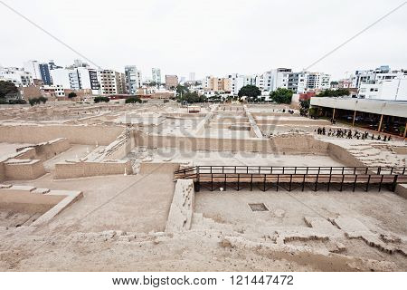 Huaca Pucllana, Lima