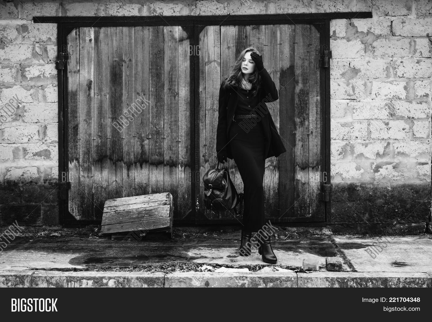 Black White Art Image \u0026 Photo (Free Trial)