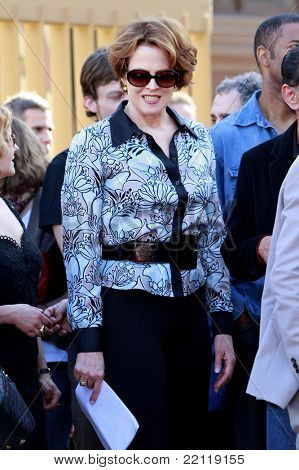 LOS ANGELES - 18 de diciembre: Sigourney Weaver en una ceremonia como James Cameron recibe una estrella en el Hollywo