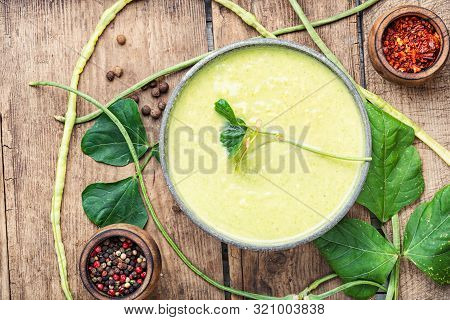 Green Asparagus Bean Soup