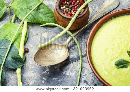 Green Asparagus Bean Soup
