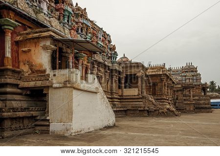 Kampaheswarar Temple, Dedicated To The God Shiva, Is Located In The City Of Tirubuvanam