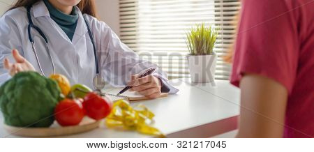 Panoramic Banner. Nutritional. Friendly Nutritionist Female Doctor Medical Talking About Diet Plan W
