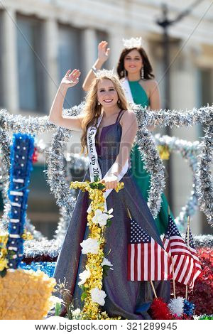 Benton Harbor, Michigan, Usa - May 4, 2019: Blossomtime Festival Grand Floral Parade, Float Carrying