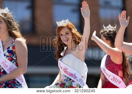 Benton Harbor, Michigan, Usa - May 4, 2019: Blossomtime Festival Grand Floral Parade, Float Carrying