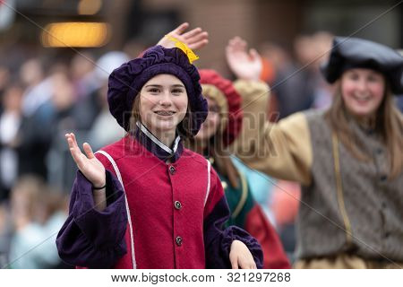 Holland, Michigan, Usa - May 11, 2019: Tulip Time Parade, Group Wearing Medieval Style Clothing, Pro