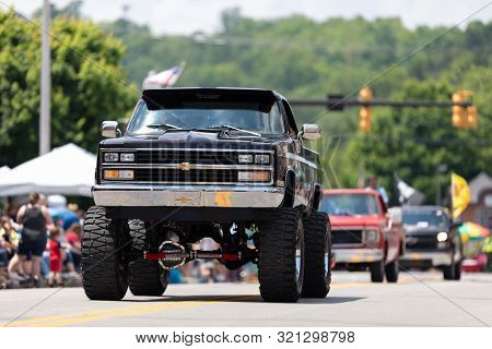 Buckhannon, West Virginia, Usa - May 18, 2019: Strawberry Festival, Old Classic Truck, Chevrolet Pic