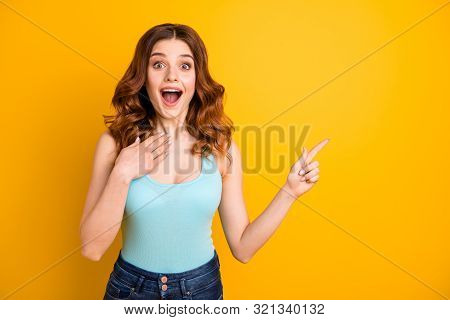 Photo Of Casual Foxy Ginger Trendy Stylish Curly Wavy Charming Fascinating Pretty Sweet Girlfriend W