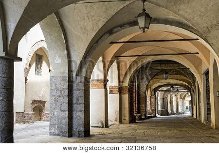 Piazzo Di Biella, Portico