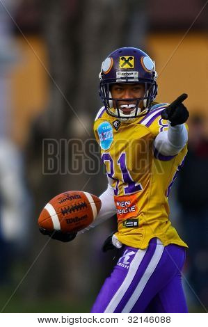 Vídeň, Rakousko - březen 20 WR Laurinho Walch (#81 Vikingové) oslavuje vítězství na 20 března 201
