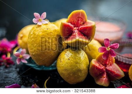 The Easiest Method To Cure Acne And Scars With Guava Face Mask Consisting Of Guava Pulp, Honey, And