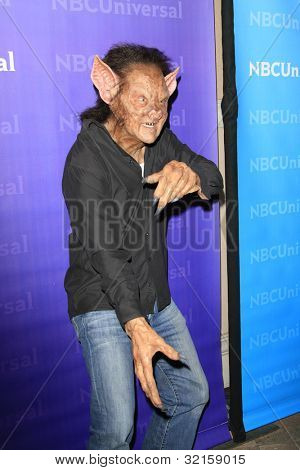 PASADENA - APR 18: Personaggio dello spettacolo Grimm al giorno NBCUniversal estate stampa tenuto presso La The
