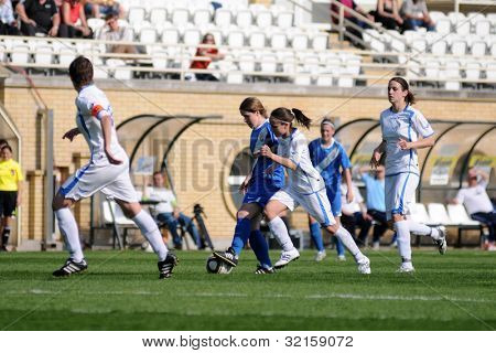 カポシュワール、ハンガリー - 4 月 20 日： 不明選手アクション ハンガリー カップ決勝女性サッカー gam で