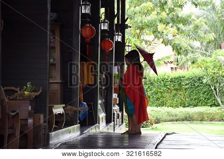 Kanchanaburi, Thailand, 09.09.2019: Beautiful Thai Girls In Traditional Thai, Siamese Dress With Gre