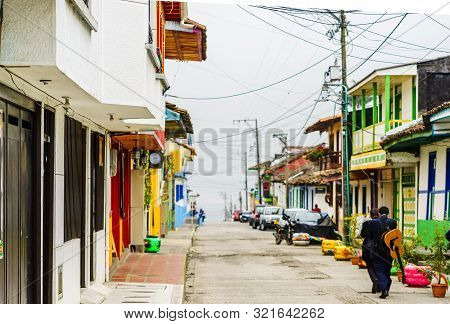 Viewon Colonial Buildings In The Streets Of Filandia, Colombia