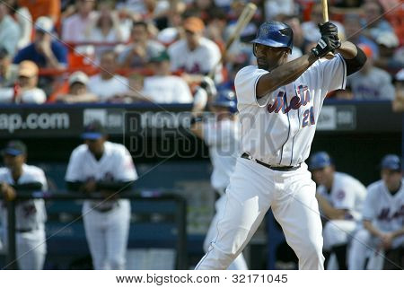 ニューヨーク - 5 月 20 日: カルロス ・ デルガド #21 ニューヨークメッツ演劇の 5 月ニューヨーク ヤンキース戦