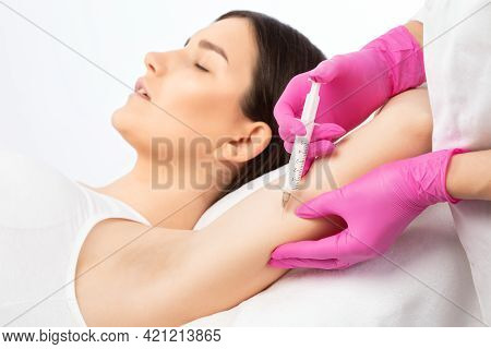 Aesthetic Cosmetologist Makes Lipolytic Injections To Burn Fat On The Arm And Body Of A Woman. Femal