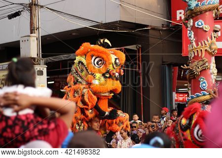Yogyakarta, Indonesia - October 01, 2019; Barongsai Show At The Chinese New Year Ceremony On Maliobo