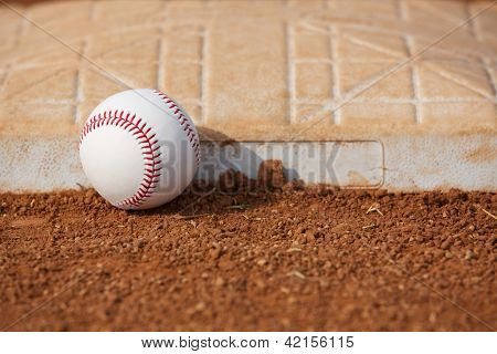 Baseball nära tredje bas med plats för kopia
