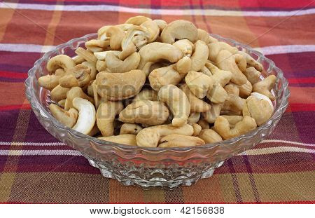 มะม่วงหิมพานต์ Unsalted ทั้งจานผ้าลายสก๊อต