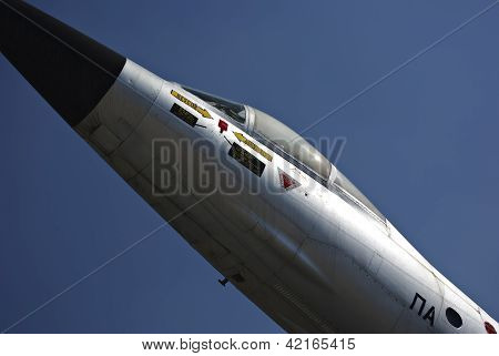 F104-G
