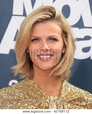 LOS ANGELES - JUN 05: BROOKLYN DECKER ankommer til MTV Movie Awards 2011 05 juni 2011 i Hollyw