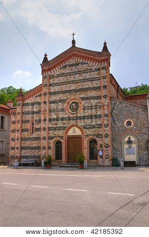 Kilise Perino. Emilia-Romagna. İtalya.
