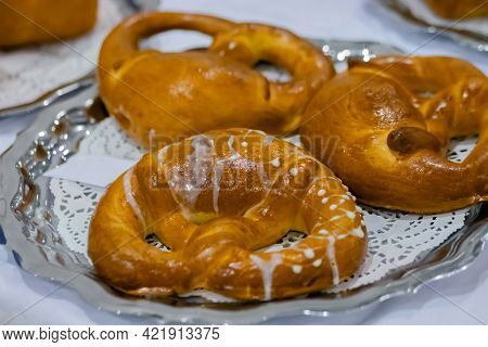 Freshly Baked Pretzels, Kringles On Plate At Cuisine Of Cafe, Restaurant Or Bakery. Pastry, Pastry, 