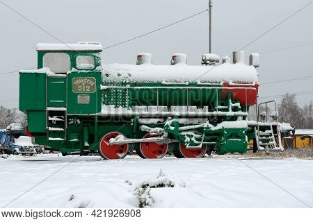 Dubna, Russia - January 5 2021: Monument Tank Locomotive 9p-742. Installed At The Railway Station Bo