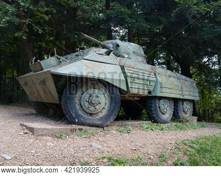Mrakovica, Bosnia And Herzegovina-august 1, 2020:old Army Tank In Area Of Memorial Monument To The R