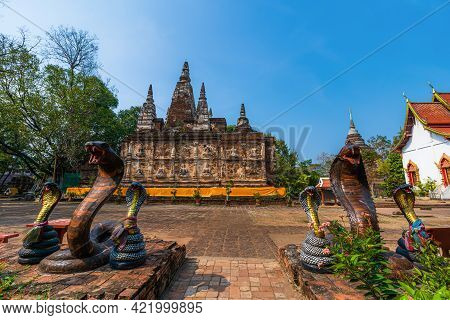 Wat Chet Yot Or Wat Photharam Maha Wihan, Seven Pagoda Temple It Is A Major Tourist Attraction In Ch