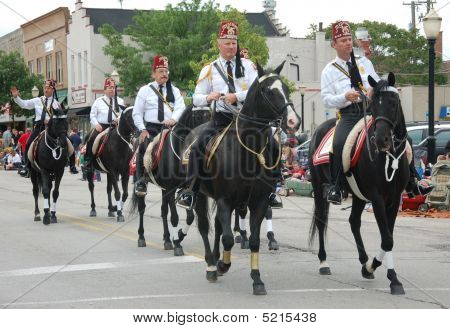 LaGrange barátait évi kisállat fitogtat